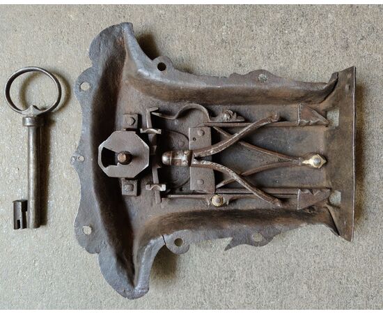 Gothic chest lock