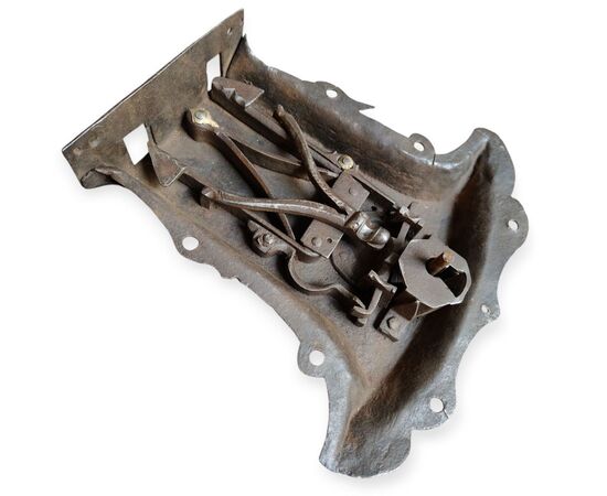 Gothic chest lock