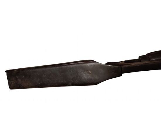 Zoomorphic farrier's tool