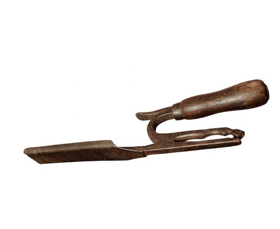 Zoomorphic farrier's tool