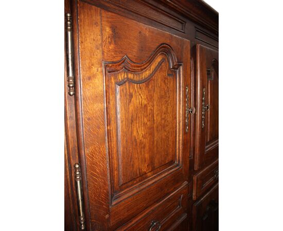 Elegant French solid oak wardrobe - late 19th century, Provençal style