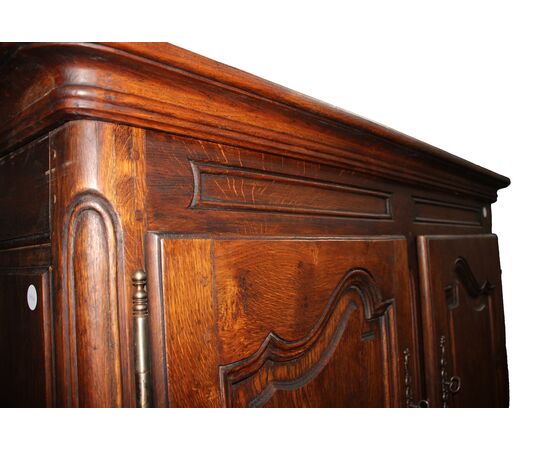 Elegant French solid oak wardrobe - late 19th century, Provençal style