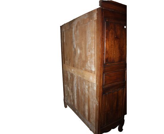 Elegant French solid oak wardrobe - late 19th century, Provençal style