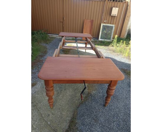 Elegant English table