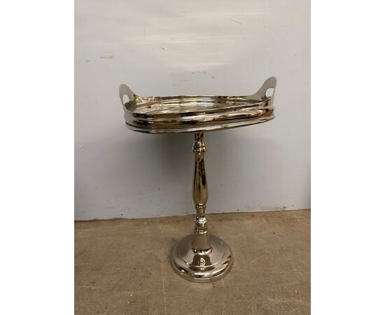 Tavolinetto vassoio vintage, da nave, in metallo cromato, 68x47cm. Stato molto buono.