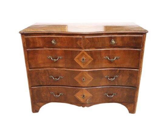 Impressive 18th century antique chest of drawers Impressive 18th century antique chest of drawers