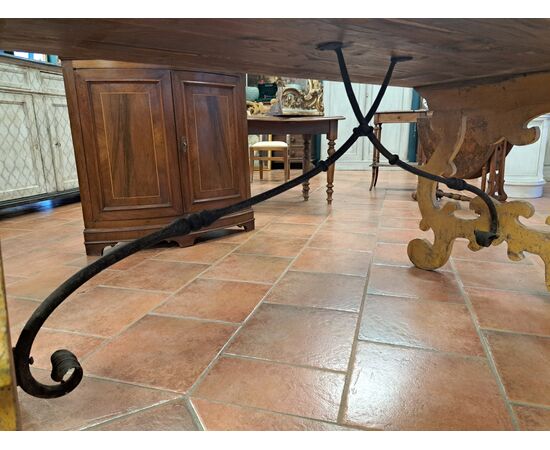 Large lyre-shaped lacquered table Large lyre-shaped lacquered table