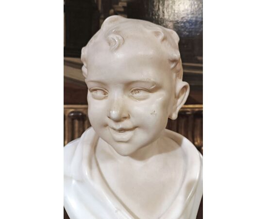 SCULTURA CON BAMBINO SORRIDENTE FINE DEL XIX SECOLO