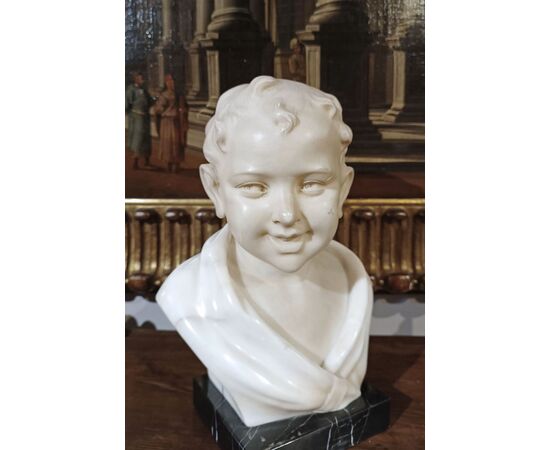 SCULTURA CON BAMBINO SORRIDENTE FINE DEL XIX SECOLO