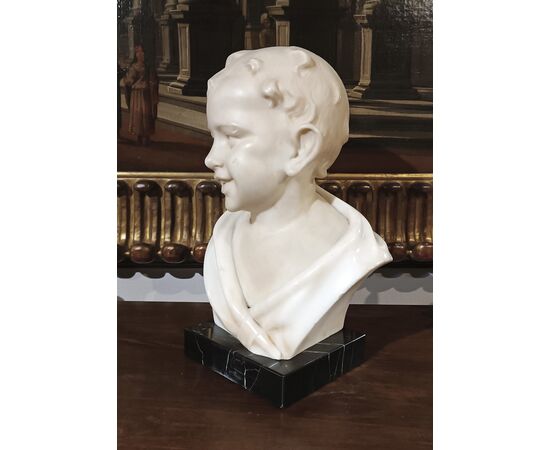 SCULTURA CON BAMBINO SORRIDENTE FINE DEL XIX SECOLO