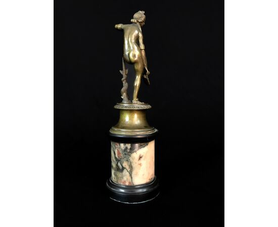 Bronze sculpture depicting "Venus removing her sandal", Italy, late 18th century Bronze sculpture depicting "Venus removing her sandal", Italy, late 18th century