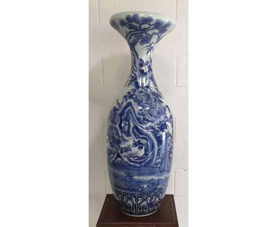 Vaso in porcellana dipinta, Giappone, fine XVIII secolo – inizio XIX secolo Vaso in porcellana dipinta, Giappone, fine XVIII secolo – inizio XIX secolo