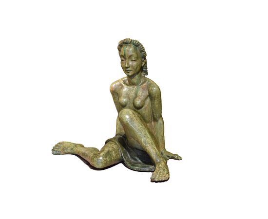 Scultura in terracotta invetriata, Manifattura Lenci su modello di Helen König Scavini, Nuda, 1927-36 circa Scultura in terracotta invetriata, Manifattura Lenci su modello di Helen König Scavini, Nuda, 1927-36 circa