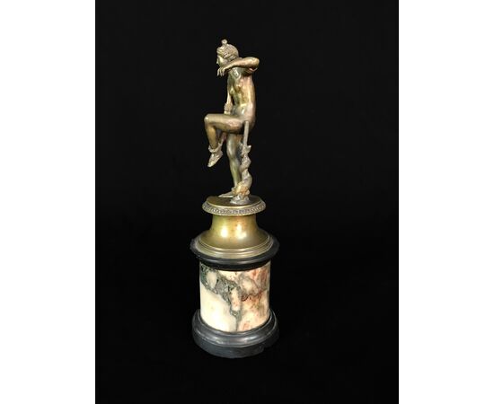 Bronze sculpture depicting "Venus removing her sandal", Italy, late 18th century Bronze sculpture depicting "Venus removing her sandal", Italy, late 18th century