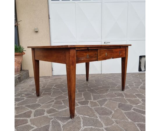 Tavolino Scrittoio in Noce del Periodo Direttorio 700 Tavolino Scrittoio in Noce del Periodo Direttorio 700