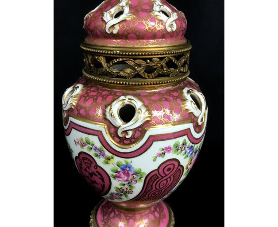 Polychrome porcelain incense burner, decorations and base in gilded bronze, France 19th century