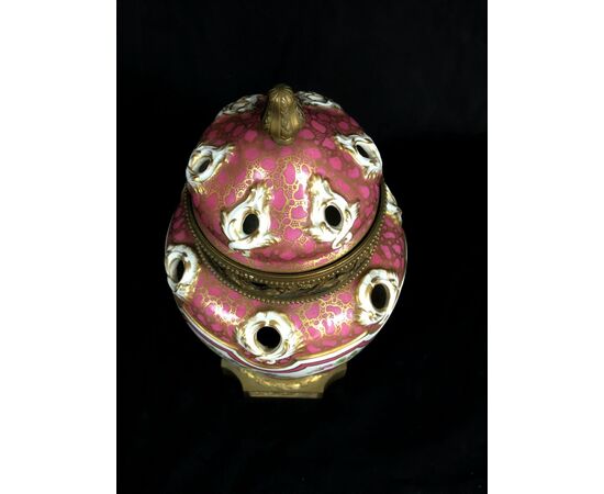 Polychrome porcelain incense burner, decorations and base in gilded bronze, France 19th century