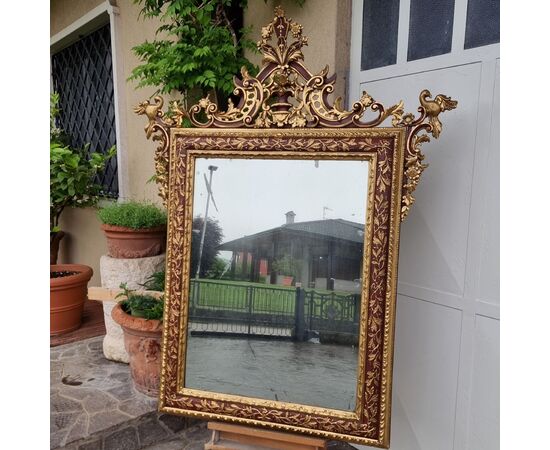 Important wooden mirror from 1850, lacquered and gilded, Venice, with frieze