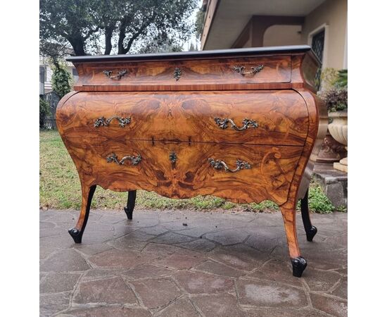 Lombard chest of drawers, late 19th century in Louis XV style Lombard chest of drawers, late 19th century in Louis XV style