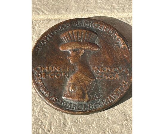 Large medal