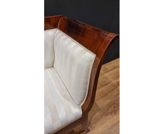 Imperial Biedermeier sofa in walnut from 1830 Vienna