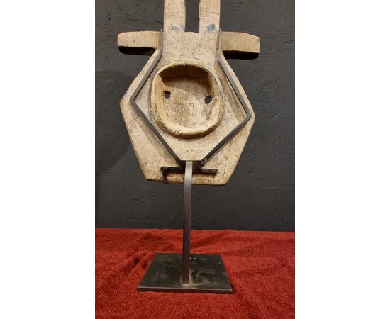 BOBO NUNA TRIBAL MASK LATE 19TH CENTURY BURKINA FASO BOBO NUNA TRIBAL MASK LATE 19TH CENTURY BURKINA FASO