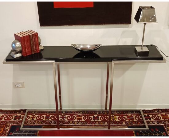 1980s Design Console in Brushed Steel with Black Lacquered Shelf 1980s Design Console in Brushed Steel with Black Lacquered Shelf