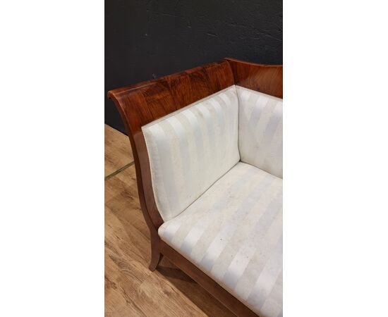 Imperial Biedermeier sofa in walnut from 1830 Vienna