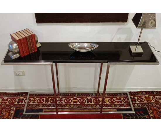 1980s Design Console in Brushed Steel with Black Lacquered Shelf 1980s Design Console in Brushed Steel with Black Lacquered Shelf