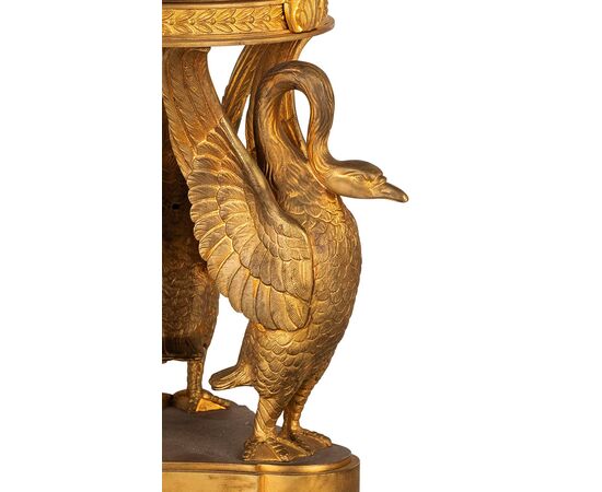 Centrotavola in bronzo dorato e vetro lavorato, Francia, XIX secolo, stile Impero Centrotavola in bronzo dorato e vetro lavorato, Francia, XIX secolo, stile Impero