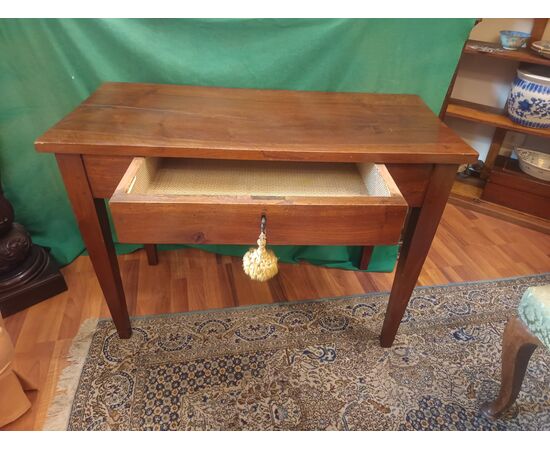 Table / Desk