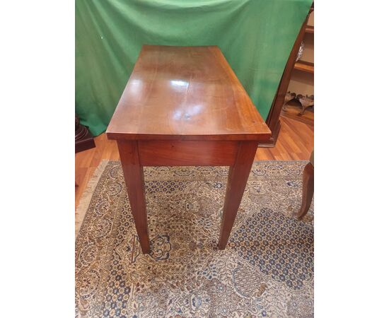 Table / Desk