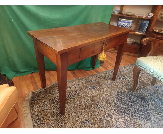 Table / Desk