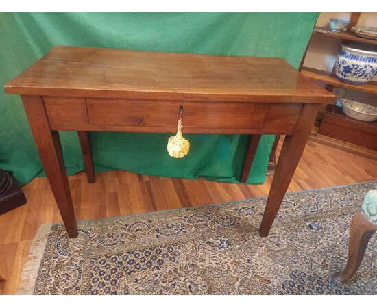 Table / Desk