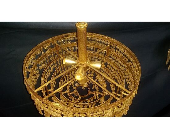 LAMPADARIO IN BRONZO DORATO LAMPADARIO IN BRONZO DORATO