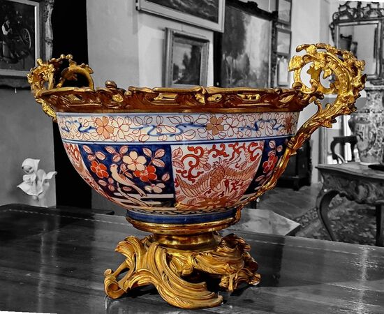 PORCELAIN BOWL MOUNTED IN BRONZE – JAPAN – EARLY EDO PERIOD (1603 – 1868) PORCELAIN BOWL MOUNTED IN BRONZE – JAPAN – EARLY EDO PERIOD (1603 – 1868)