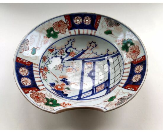 BARBER'S PLATE - IMARI - 18TH CENTURY BARBER'S PLATE - IMARI - 18TH CENTURY