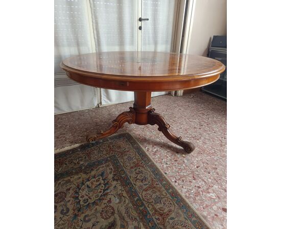 salotto completo di tavolo 6 sedie e credenza