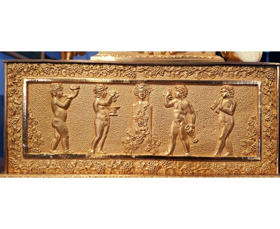 PENDOLA IN BRONZO DORATO – FRANCIA – EPOCA IMPERO PENDOLA IN BRONZO DORATO – FRANCIA – EPOCA IMPERO