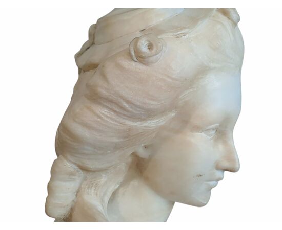 ALABASTER BUST OF MARIE ANTOINETTE - FRANCE - 19TH CENTURY