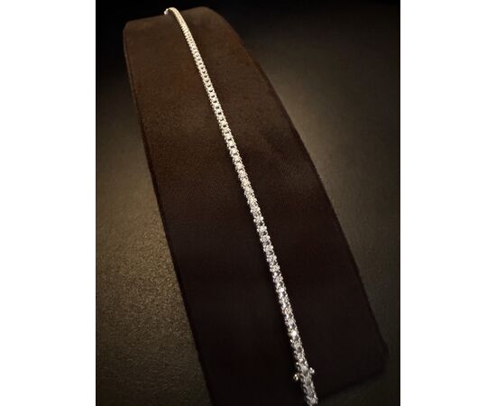 Bracciale  tennis  in  oro  bianco  con  Diamanti Bracciale  tennis  in  oro  bianco  con  Diamanti