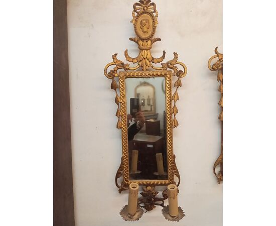 Sedie di 4 specchierine in legno dorato con fregi