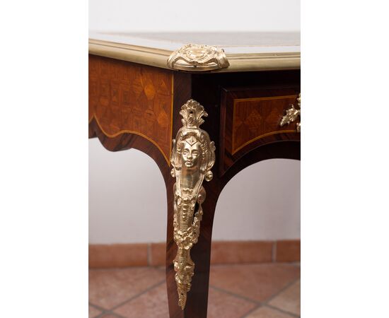 Antique French Napoleon III desk in precious exotic woods with gilded bronze inlays. 19th century period. Antique French Napoleon III desk in precious exotic woods with gilded bronze inlays. 19th century period.