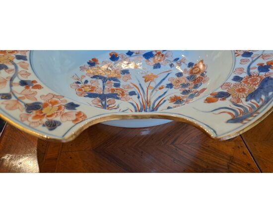 PIATTO DA BARBIERE - IMARI - KANGXI (1662 - 1722) PIATTO DA BARBIERE - IMARI - KANGXI (1662 - 1722)