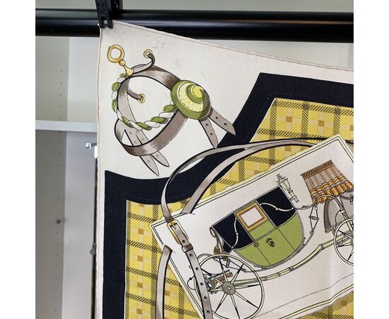HERMES Foulard Vintage in Seta Col. Giallo Carre 90 HERMES Foulard Vintage in Seta Col. Giallo Carre 90