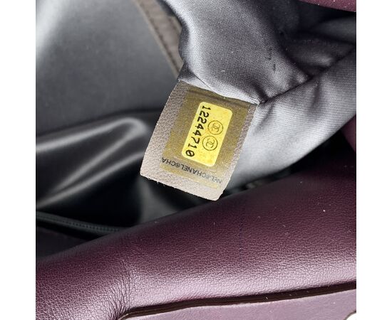 CHANEL Borsa a Mano in Pelle Col. Viola Paris-Londres M CHANEL Borsa a Mano in Pelle Col. Viola Paris-Londres M