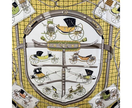 HERMES Foulard Vintage in Seta Col. Giallo Carre 90 HERMES Foulard Vintage in Seta Col. Giallo Carre 90