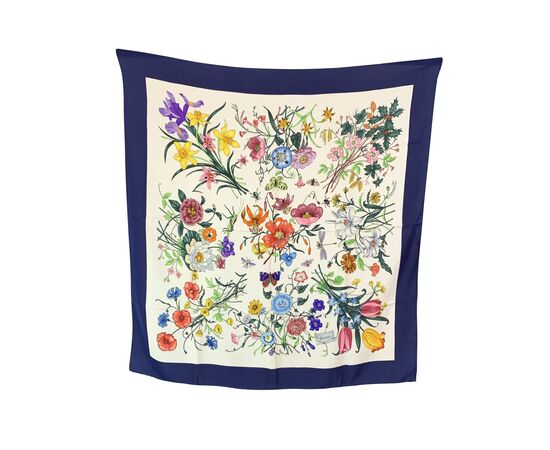 GUCCI Foulard Vintage in Seta Col. Blu Gucci Flora GUCCI Foulard Vintage in Seta Col. Blu Gucci Flora