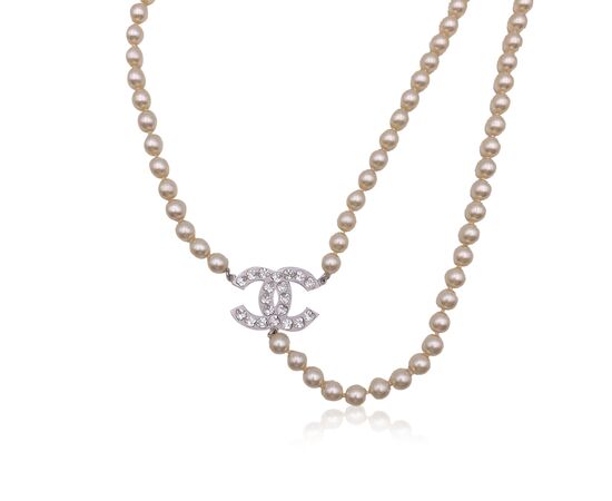 CHANEL Collana in Perle Col. Argento CC CHANEL Collana in Perle Col. Argento CC