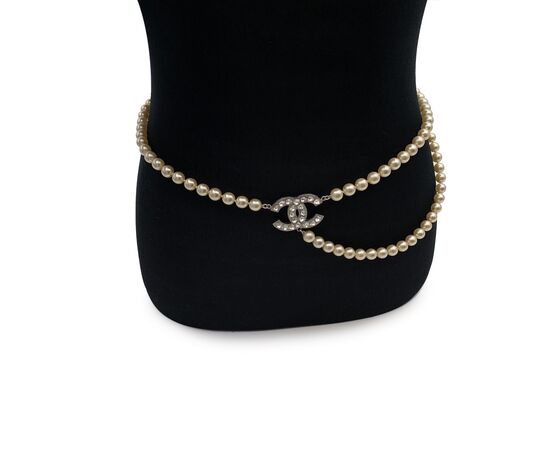 CHANEL Collana in Perle Col. Argento CC CHANEL Collana in Perle Col. Argento CC
